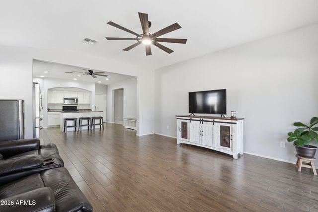 38528 N DAVE Street, San Tan Valley, AZ 85140