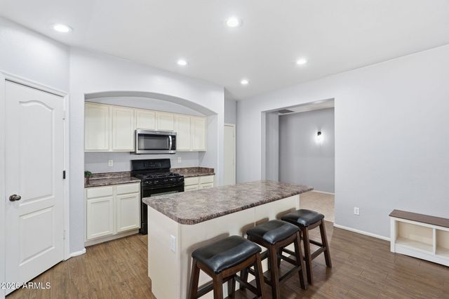 38528 N DAVE Street, San Tan Valley, AZ 85140