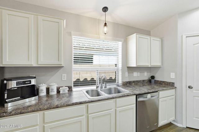 38528 N DAVE Street, San Tan Valley, AZ 85140