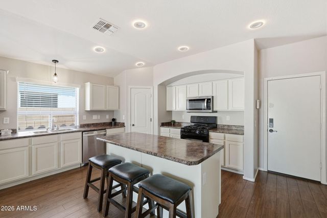 38528 N DAVE Street, San Tan Valley, AZ 85140