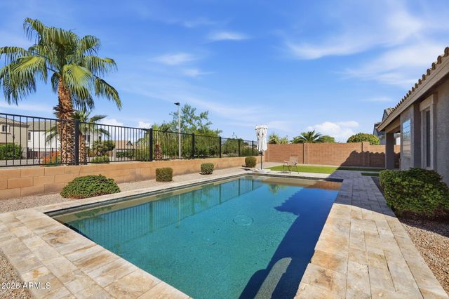 38528 N DAVE Street, San Tan Valley, AZ 85140