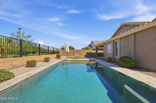 38528 N DAVE Street, San Tan Valley, AZ 85140