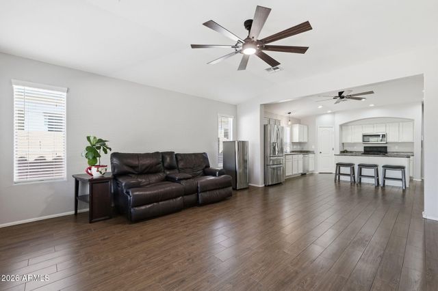 38528 N DAVE Street, San Tan Valley, AZ 85140