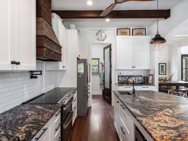 933 Beauchamp RD, Dripping Springs, TX 78620