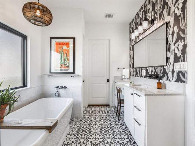 933 Beauchamp RD, Dripping Springs, TX 78620