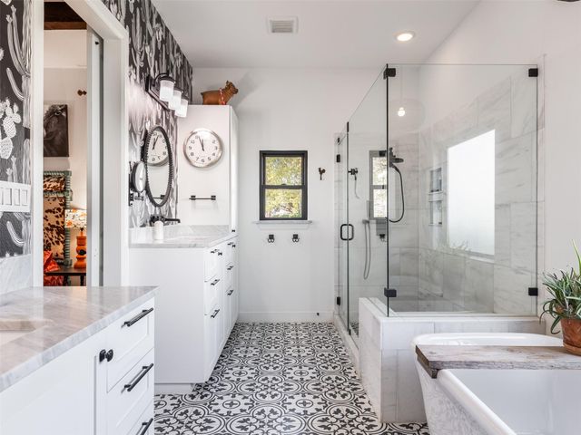 933 Beauchamp RD, Dripping Springs, TX 78620