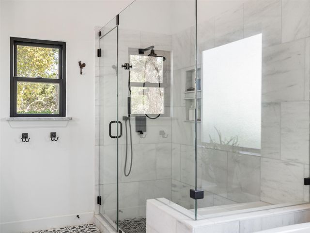 933 Beauchamp RD, Dripping Springs, TX 78620