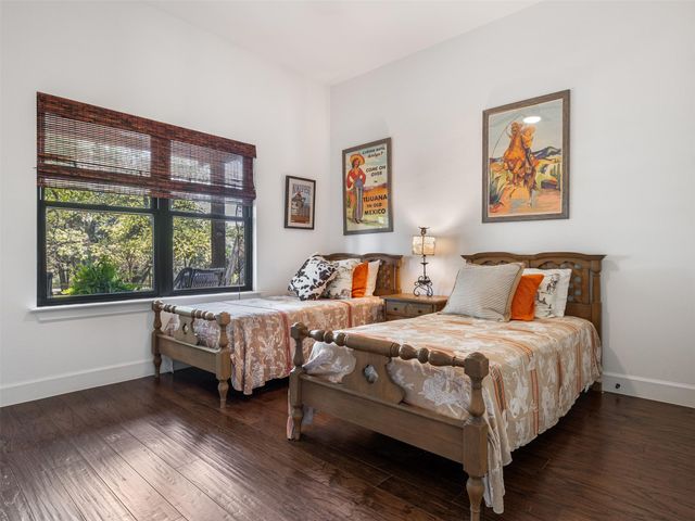 933 Beauchamp RD, Dripping Springs, TX 78620