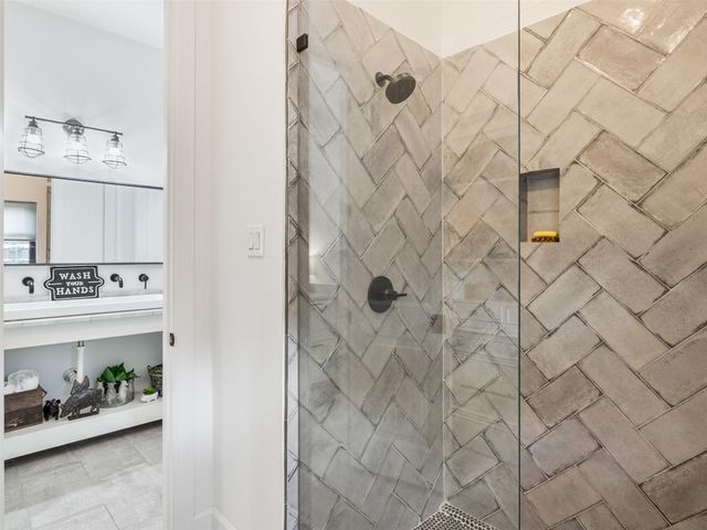 933 Beauchamp RD, Dripping Springs, TX 78620