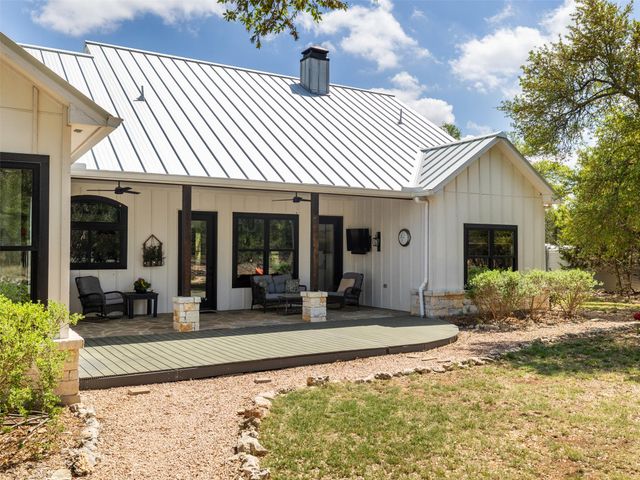 933 Beauchamp RD, Dripping Springs, TX 78620