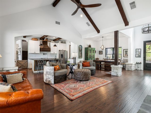 933 Beauchamp RD, Dripping Springs, TX 78620