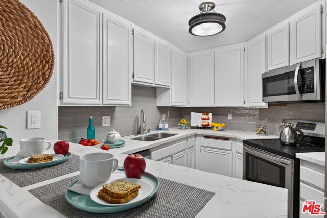 4589 Via Marisol 163, Los Angeles, CA 90042