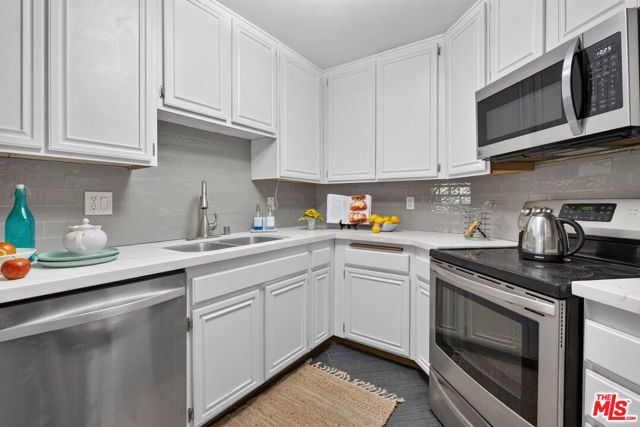 4589 Via Marisol 163, Los Angeles, CA 90042