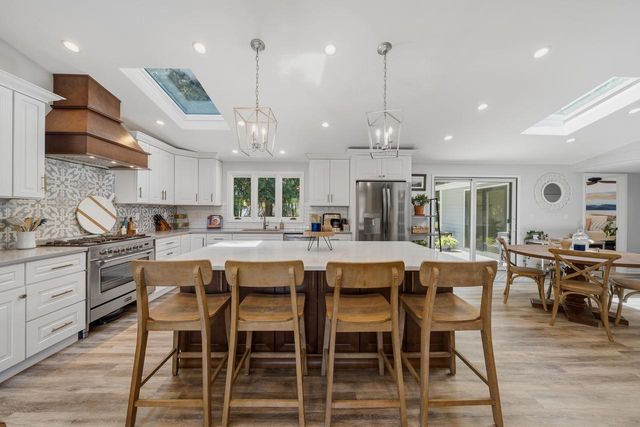 860 Trails End DRIVE, Fontana, WI 53125