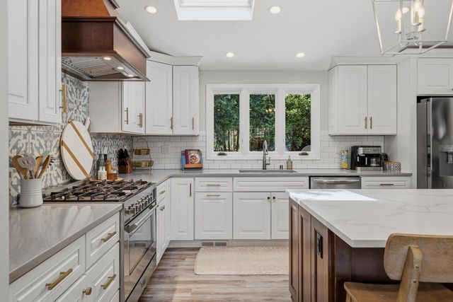 860 Trails End DRIVE, Fontana, WI 53125