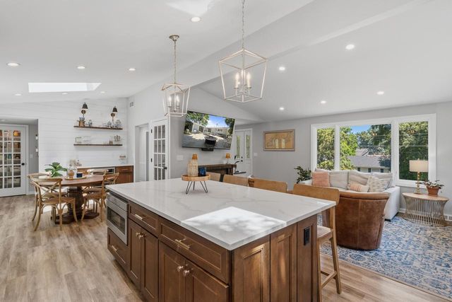 860 Trails End DRIVE, Fontana, WI 53125