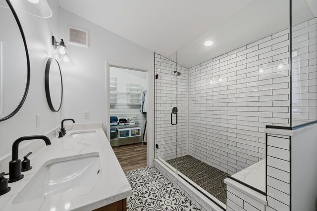 860 Trails End DRIVE, Fontana, WI 53125
