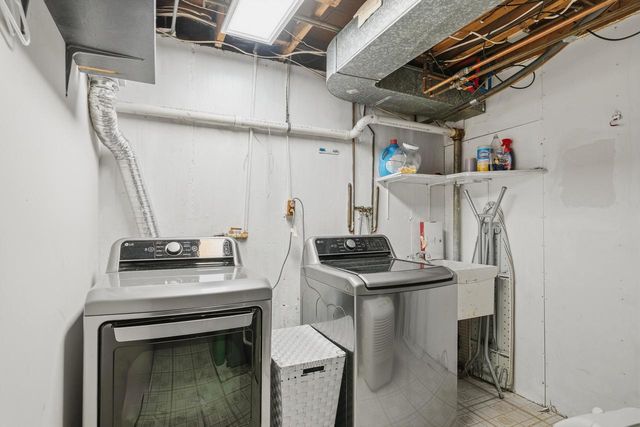 860 Trails End DRIVE, Fontana, WI 53125