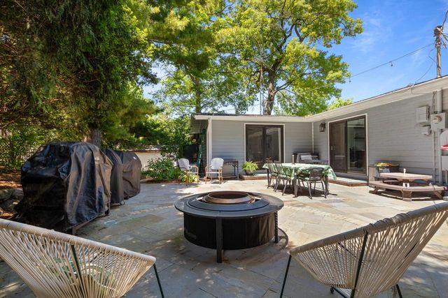 860 Trails End DRIVE, Fontana, WI 53125