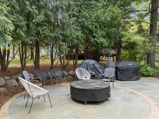 860 Trails End DRIVE, Fontana, WI 53125