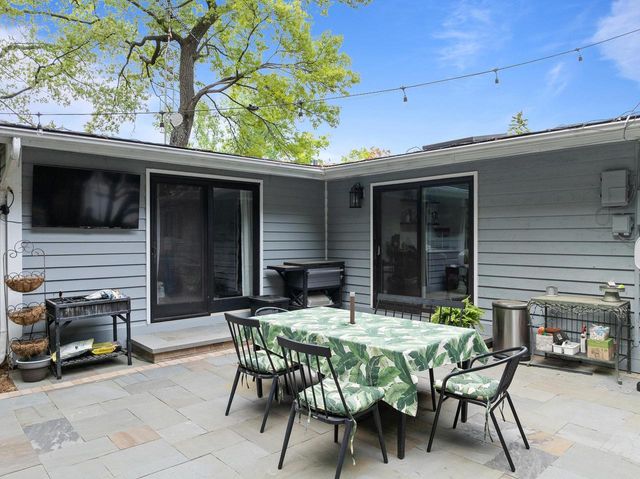 860 Trails End DRIVE, Fontana, WI 53125