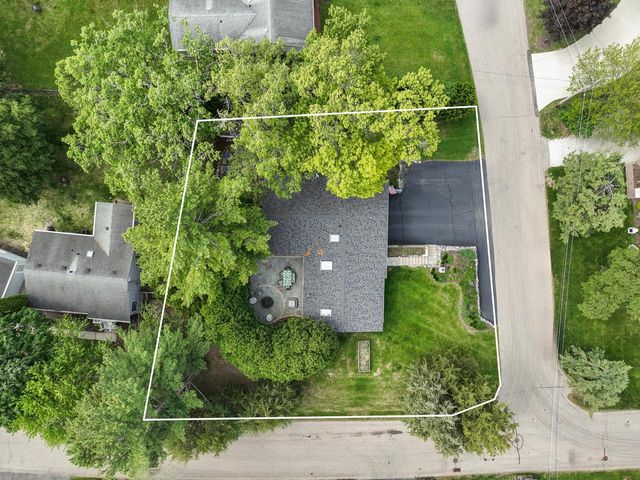 860 Trails End DRIVE, Fontana, WI 53125