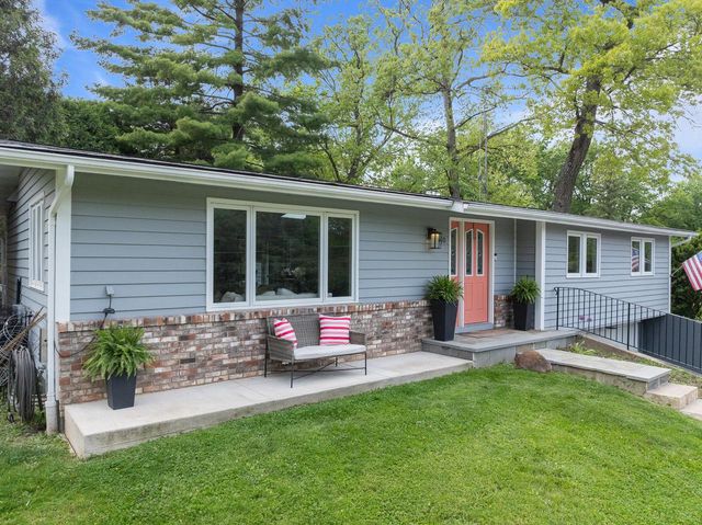 860 Trails End DRIVE, Fontana, WI 53125