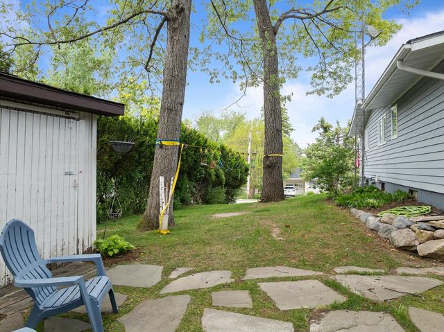 860 Trails End DRIVE, Fontana, WI 53125