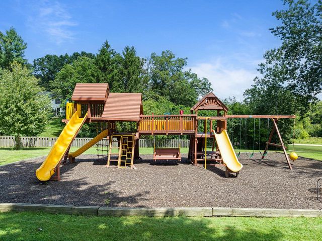 860 Trails End DRIVE, Fontana, WI 53125