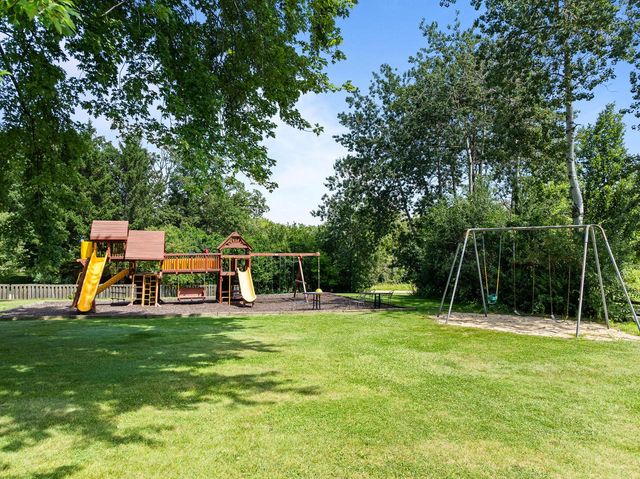 860 Trails End DRIVE, Fontana, WI 53125