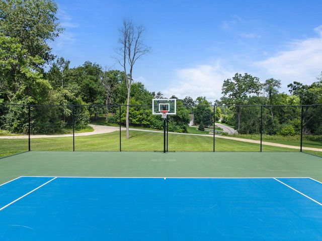 860 Trails End DRIVE, Fontana, WI 53125