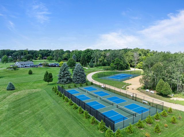 860 Trails End DRIVE, Fontana, WI 53125