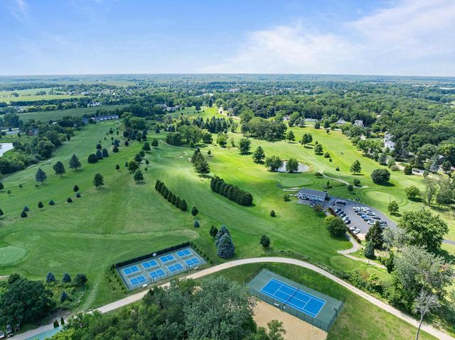860 Trails End DRIVE, Fontana, WI 53125