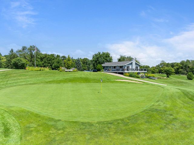 860 Trails End DRIVE, Fontana, WI 53125