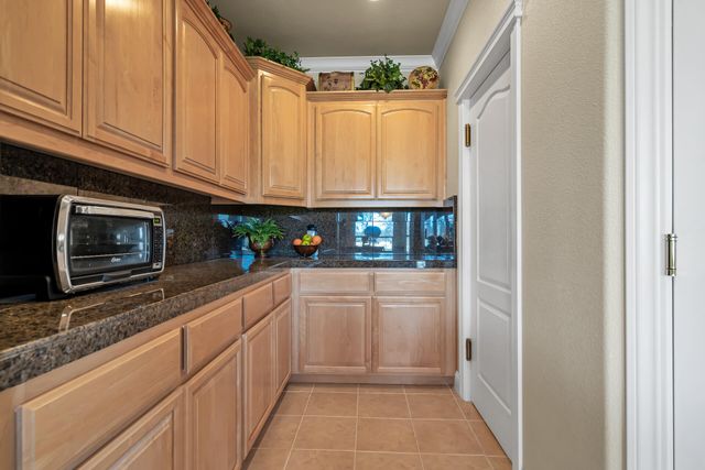 1546 Gold Hills Drive, Redding, CA 96003