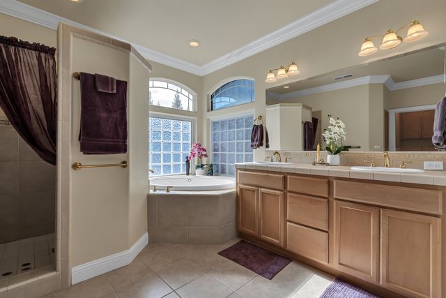 1546 Gold Hills Drive, Redding, CA 96003