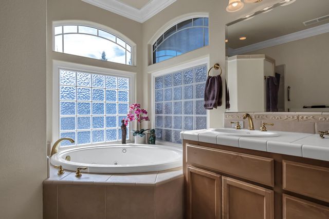 1546 Gold Hills Drive, Redding, CA 96003