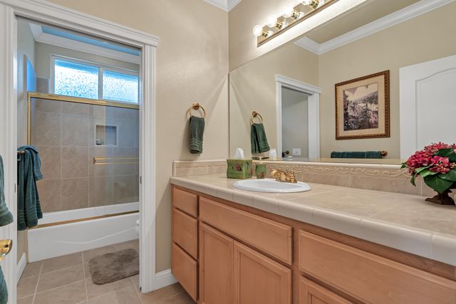 1546 Gold Hills Drive, Redding, CA 96003