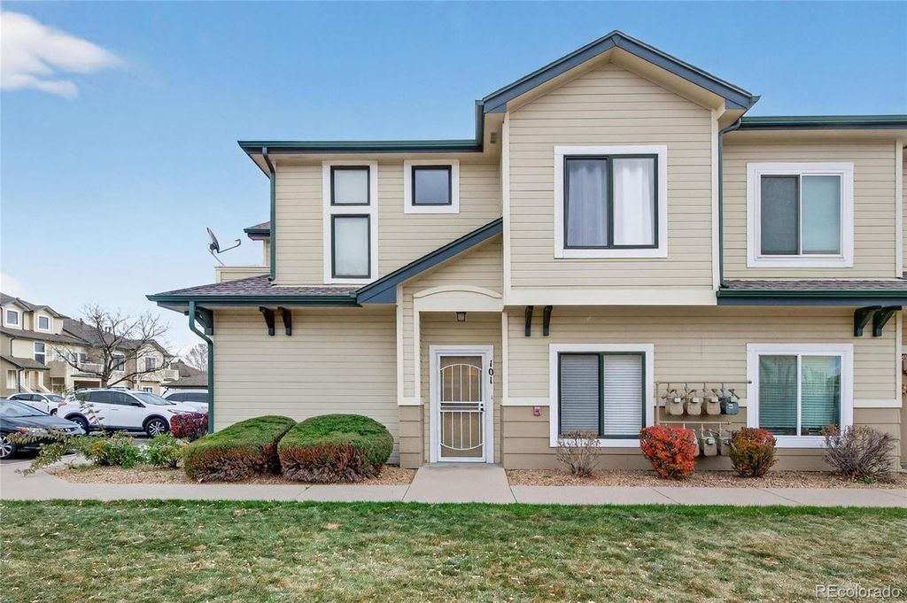 8707 E Florida Avenue 101, Denver, CO 80247