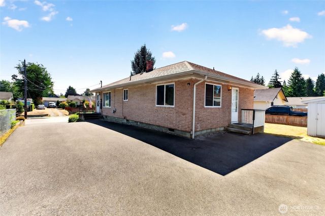 1323 E 56th Street, Tacoma, WA 98404