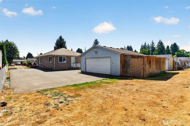 1323 E 56th Street, Tacoma, WA 98404