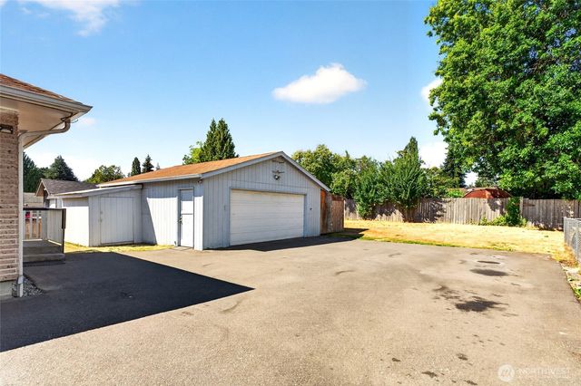 1323 E 56th Street, Tacoma, WA 98404