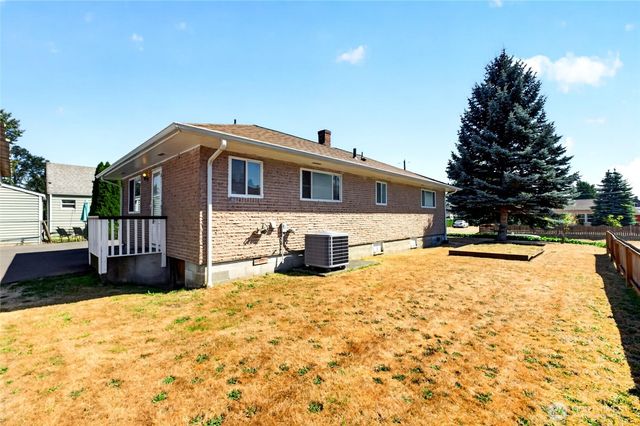 1323 E 56th Street, Tacoma, WA 98404