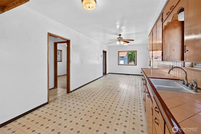 1323 E 56th Street, Tacoma, WA 98404