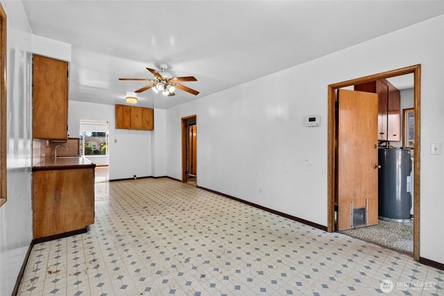 1323 E 56th Street, Tacoma, WA 98404