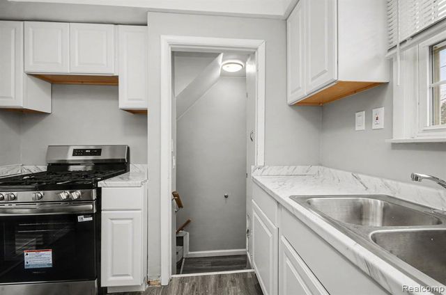 24274 Shakespeare Avenue, Eastpointe, MI 48021