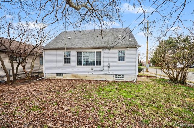 24274 Shakespeare Avenue, Eastpointe, MI 48021