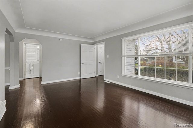 24274 Shakespeare Avenue, Eastpointe, MI 48021