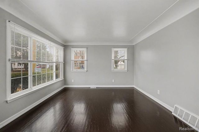 24274 Shakespeare Avenue, Eastpointe, MI 48021