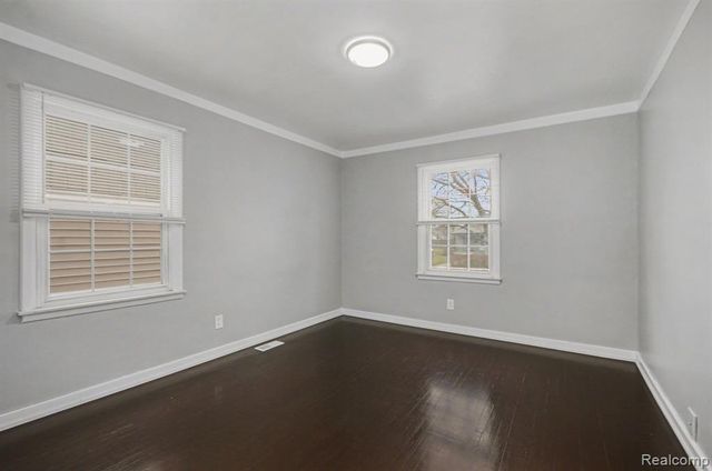 24274 Shakespeare Avenue, Eastpointe, MI 48021